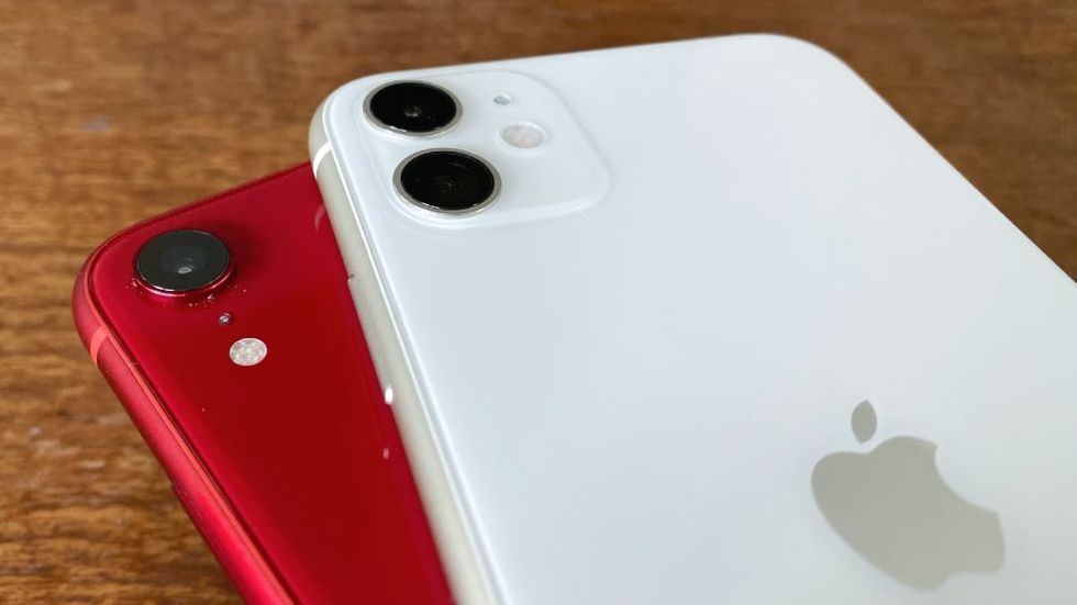 iPhone 11 vs iPhone SE