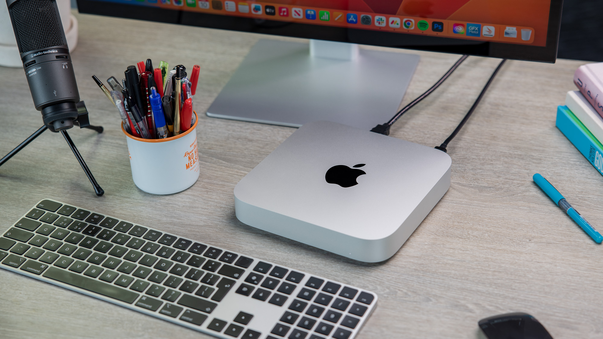 Mac mini (M2, 2023)